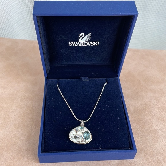 NWT Swarovski Crystal Necklace - Picture 4 of 8